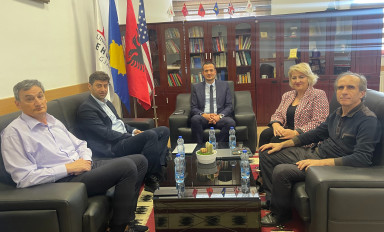 Rektori Bunjaku priti në takim Menaxhmentin e Fakultetit të Edukimit nga Universiteti i Prishtinës “Hasan Prishtina”